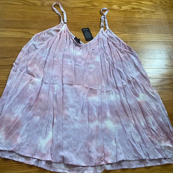 torrid Tops - Torrid Pink and White tie dye Camisole tank top women’s sz 1x bew